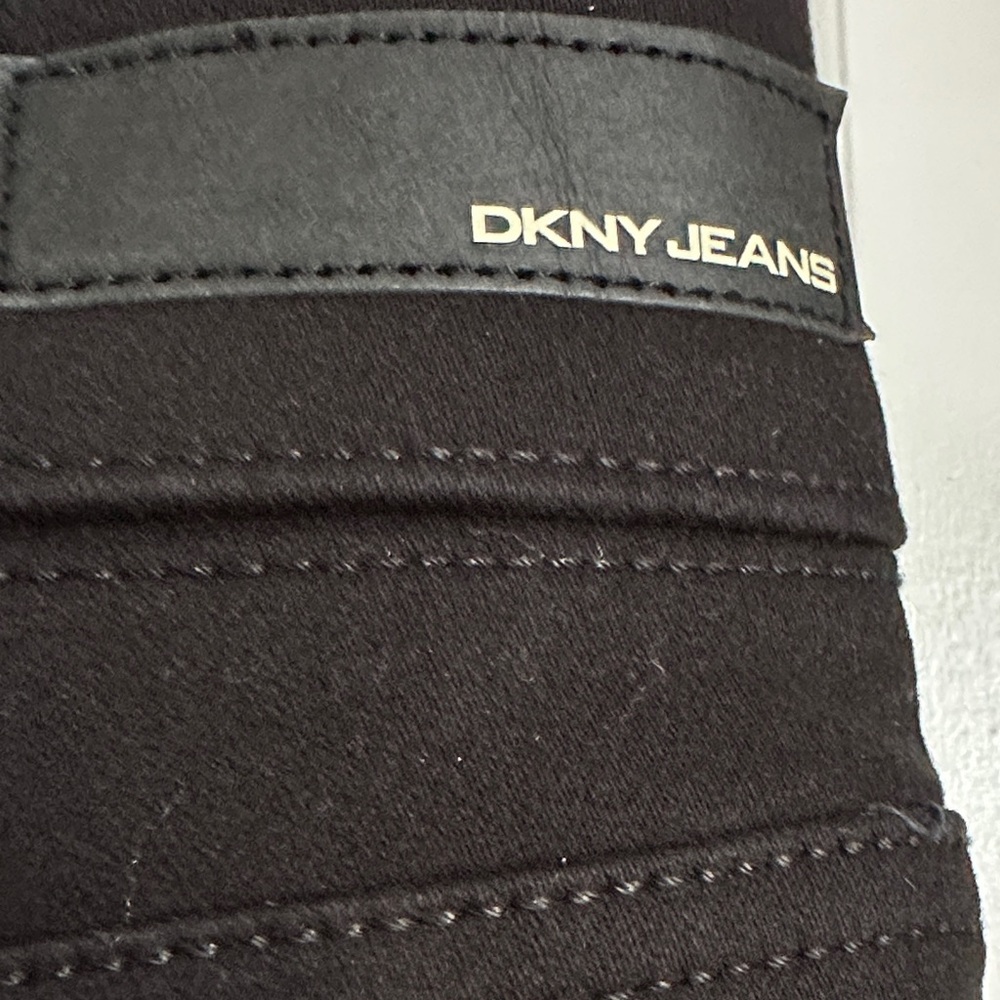 DKNY black Bermuda shorts